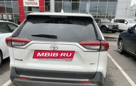 Toyota RAV4, 2020 год, 3 199 000 рублей, 5 фотография