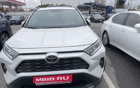 Toyota RAV4, 2020 год, 3 199 000 рублей, 2 фотография
