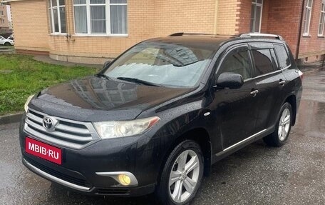 Toyota Highlander III, 2010 год, 1 870 000 рублей, 1 фотография
