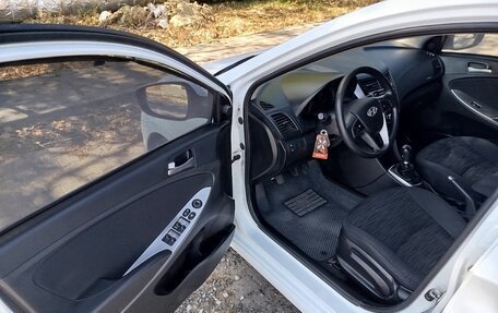 Hyundai Solaris II рестайлинг, 2014 год, 1 120 000 рублей, 6 фотография