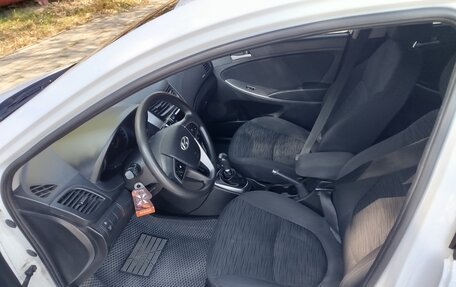 Hyundai Solaris II рестайлинг, 2014 год, 1 120 000 рублей, 7 фотография