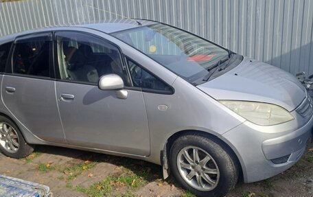 Mitsubishi Colt VI рестайлинг, 2004 год, 530 000 рублей, 4 фотография