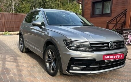 Volkswagen Tiguan II, 2019 год, 2 400 000 рублей, 3 фотография