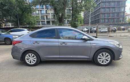 Hyundai Solaris II рестайлинг, 2018 год, 1 600 000 рублей, 4 фотография