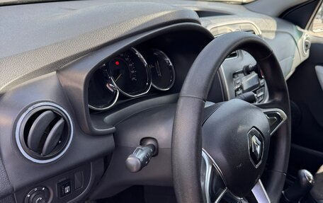 Renault Logan II, 2020 год, 800 000 рублей, 6 фотография