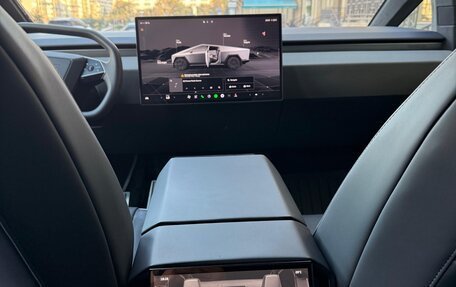 Tesla Cybertruck, 2024 год, 8 500 000 рублей, 10 фотография