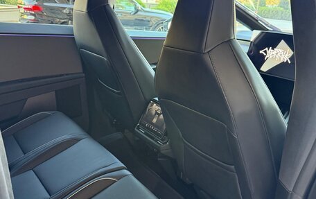 Tesla Cybertruck, 2024 год, 8 500 000 рублей, 9 фотография
