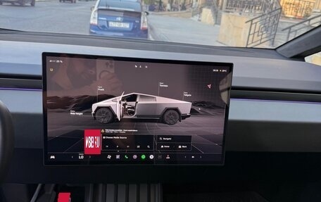 Tesla Cybertruck, 2024 год, 8 500 000 рублей, 12 фотография