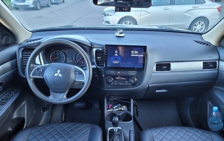Mitsubishi Outlander III рестайлинг 3, 2012 год, 900 000 рублей, 6 фотография