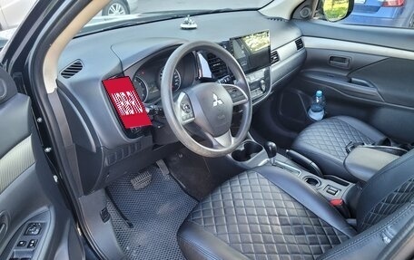 Mitsubishi Outlander III рестайлинг 3, 2012 год, 900 000 рублей, 5 фотография