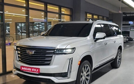 Cadillac Escalade V, 2023 год, 12 422 880 рублей, 2 фотография