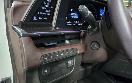 Cadillac Escalade V, 2023 год, 12 422 880 рублей, 10 фотография
