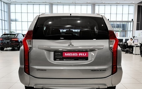 Mitsubishi Pajero Sport III рестайлинг, 2018 год, 2 299 000 рублей, 6 фотография