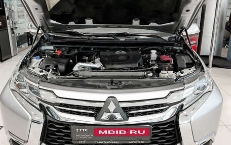 Mitsubishi Pajero Sport III рестайлинг, 2018 год, 2 299 000 рублей, 9 фотография