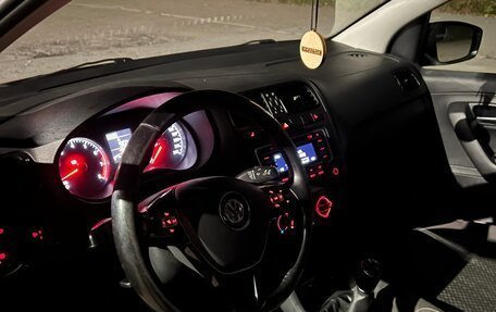 Volkswagen Polo VI (EU Market), 2015 год, 750 000 рублей, 5 фотография