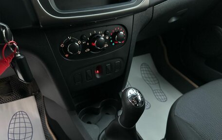 Renault Logan II, 2015 год, 779 000 рублей, 17 фотография