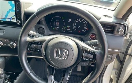Honda Vezel, 2022 год, 2 100 000 рублей, 13 фотография