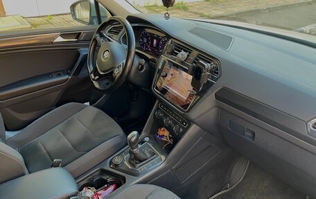 Volkswagen Tiguan II, 2017 год, 2 190 000 рублей, 13 фотография