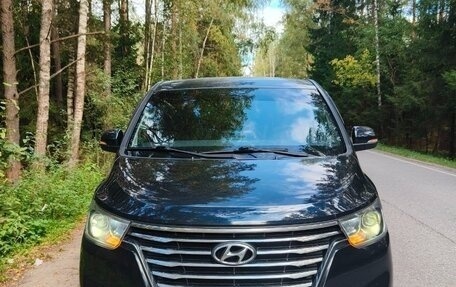 Hyundai Grand Starex Grand Starex I рестайлинг 2, 2020 год, 3 000 000 рублей, 2 фотография
