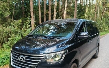 Hyundai Grand Starex Grand Starex I рестайлинг 2, 2020 год, 3 000 000 рублей, 3 фотография