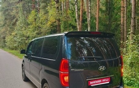 Hyundai Grand Starex Grand Starex I рестайлинг 2, 2020 год, 3 000 000 рублей, 5 фотография