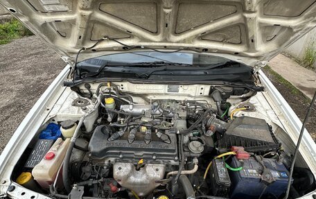 Nissan Wingroad III, 2001 год, 330 000 рублей, 12 фотография