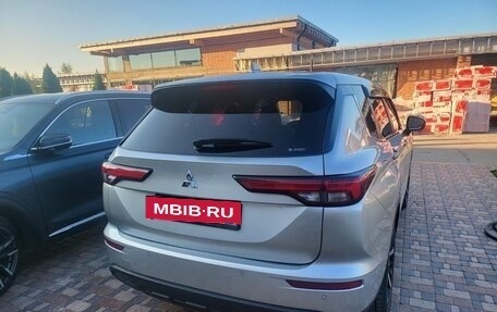 Mitsubishi Outlander, 2021 год, 2 200 000 рублей, 4 фотография