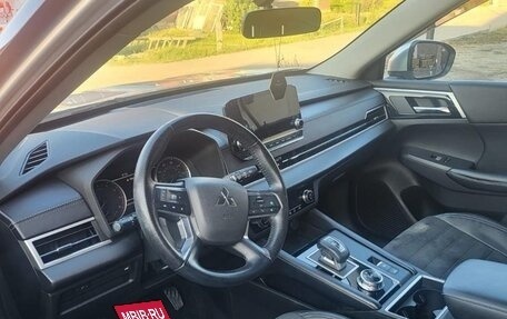 Mitsubishi Outlander, 2021 год, 2 200 000 рублей, 6 фотография