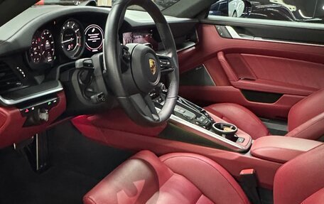 Porsche 911, 2021 год, 21 900 000 рублей, 8 фотография