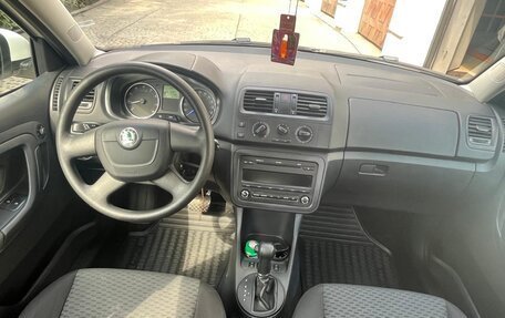 Skoda Fabia II, 2012 год, 900 000 рублей, 7 фотография