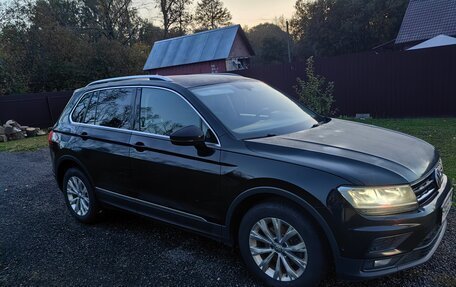 Volkswagen Tiguan II, 2018 год, 2 555 000 рублей, 1 фотография