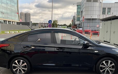 Hyundai Solaris II рестайлинг, 2017 год, 820 000 рублей, 2 фотография