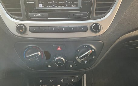 Hyundai Solaris II рестайлинг, 2017 год, 820 000 рублей, 12 фотография