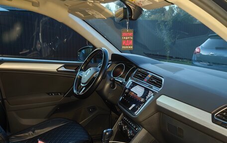 Volkswagen Tiguan II, 2018 год, 2 555 000 рублей, 7 фотография