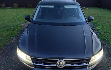 Volkswagen Tiguan II, 2018 год, 2 555 000 рублей, 10 фотография