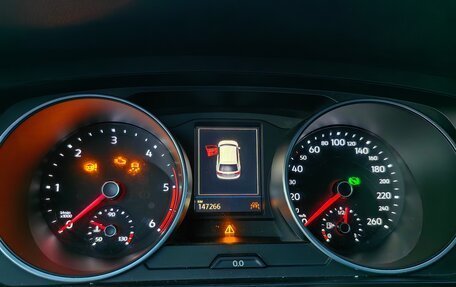 Volkswagen Tiguan II, 2018 год, 2 555 000 рублей, 16 фотография