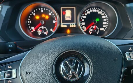 Volkswagen Tiguan II, 2018 год, 2 555 000 рублей, 17 фотография