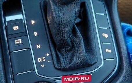 Volkswagen Tiguan II, 2018 год, 2 555 000 рублей, 18 фотография