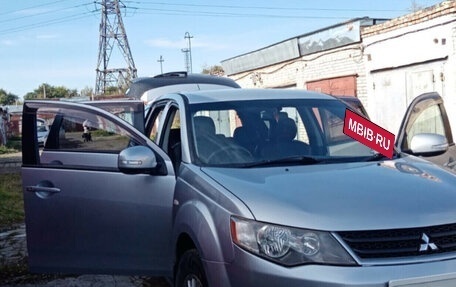 Mitsubishi Outlander III рестайлинг 3, 2012 год, 1 500 000 рублей, 2 фотография