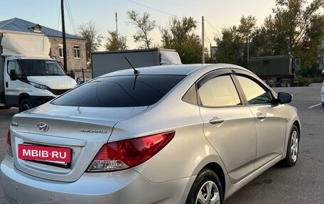 Hyundai Solaris II рестайлинг, 2011 год, 699 000 рублей, 10 фотография