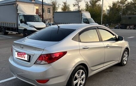 Hyundai Solaris II рестайлинг, 2011 год, 699 000 рублей, 5 фотография