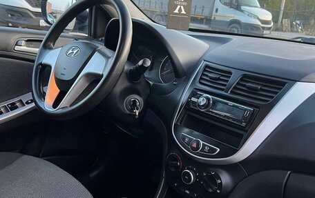 Hyundai Solaris II рестайлинг, 2011 год, 699 000 рублей, 14 фотография