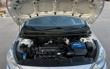Hyundai Solaris II рестайлинг, 2011 год, 699 000 рублей, 26 фотография