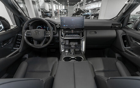 Toyota Land Cruiser, 2025 год, 13 600 000 рублей, 8 фотография