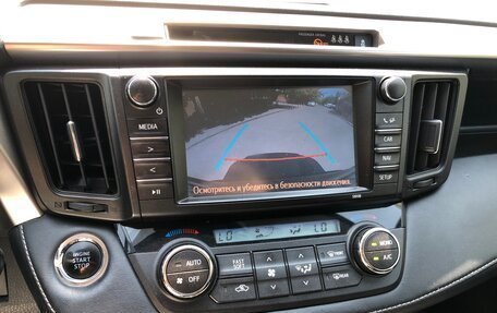 Toyota RAV4, 2018 год, 2 020 000 рублей, 12 фотография