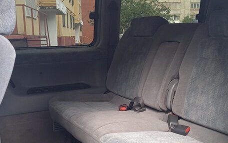 Mazda Bongo Friendee i рестайлинг, 1997 год, 500 000 рублей, 8 фотография