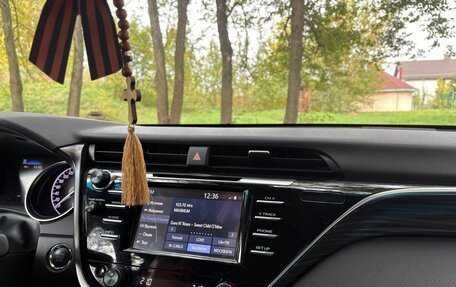 Toyota Camry, 2020 год, 2 700 000 рублей, 6 фотография