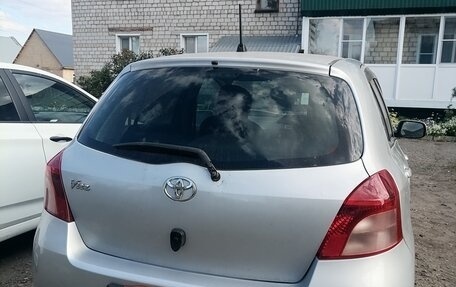 Toyota Vitz, 2005 год, 600 000 рублей, 2 фотография