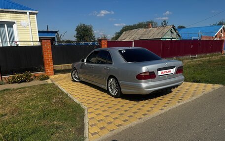 Mercedes-Benz E-Класс, 2000 год, 580 000 рублей, 21 фотография