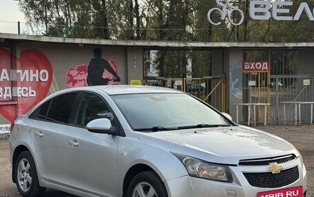 Chevrolet Cruze II, 2010 год, 630 000 рублей, 3 фотография